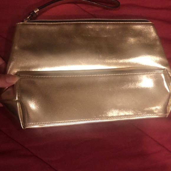 Victoria’s Secret- LOVE - Beautiful Gold Bag - Zip Top - 10L x 3 W x 7.5H - Picture 2 of 3